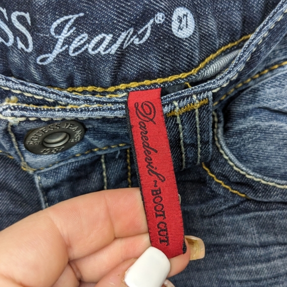 Guess Women’s Daredevil Bootcut Distressed Jeans Size 27 👖🔥 - Picture 6 of 16